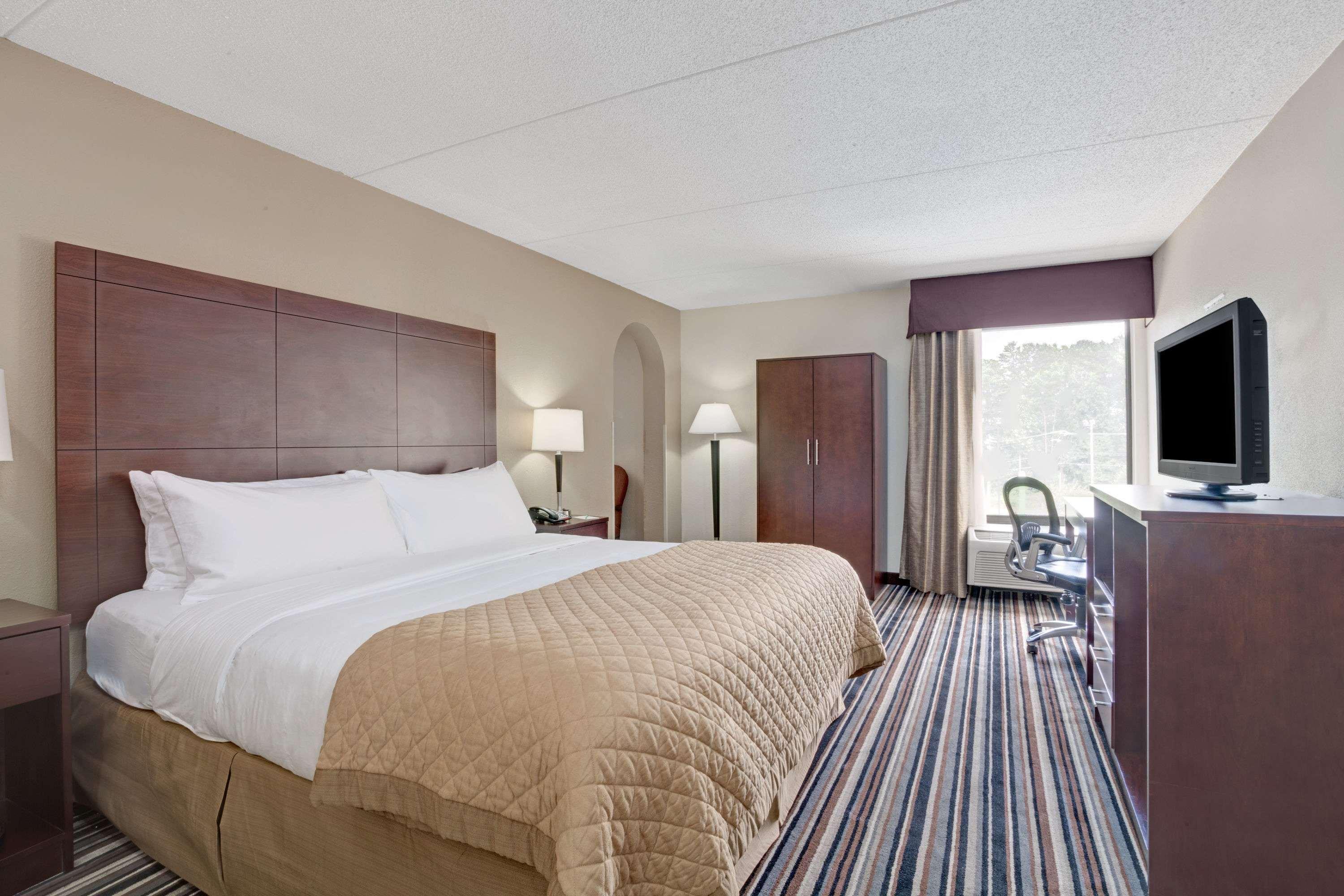 Отель Wyndham Garden Charlotte Airport Southeast Экстерьер фото