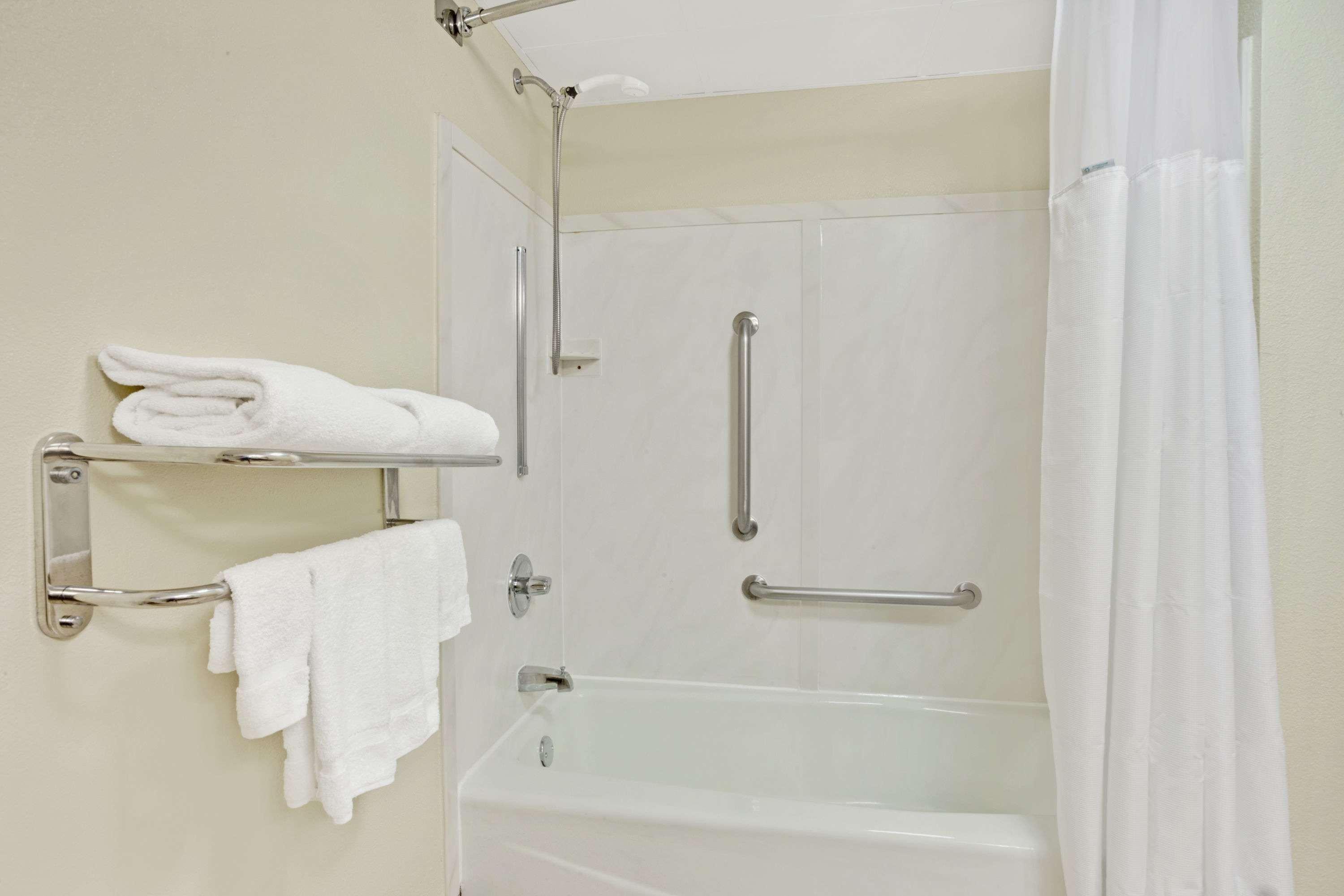 Отель Wyndham Garden Charlotte Airport Southeast Экстерьер фото