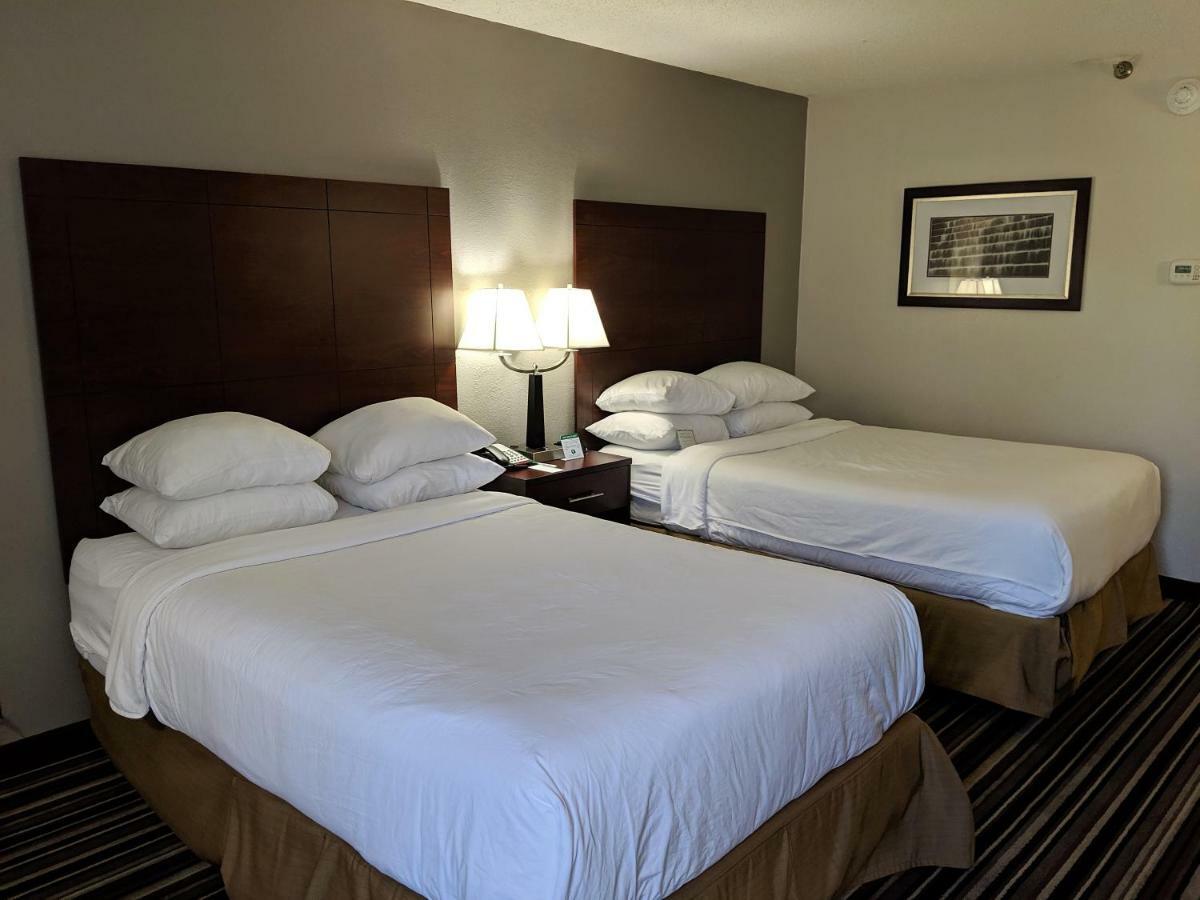 Отель Wyndham Garden Charlotte Airport Southeast Экстерьер фото